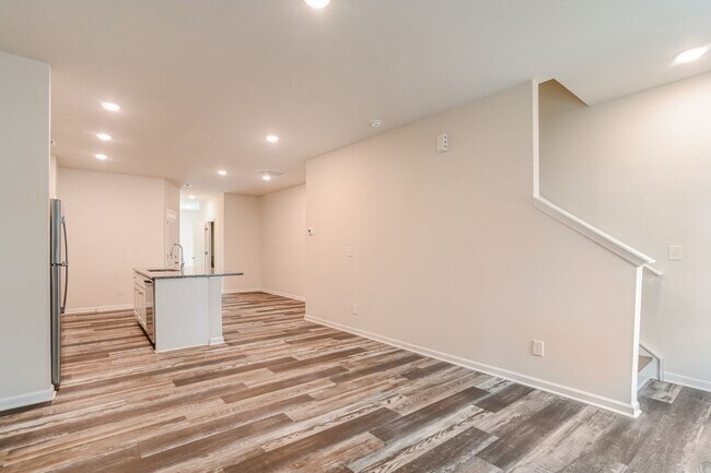 Foto del edificio - Brand New End-Unit Townhome | 3 BR/2.5BA | 1-Car Garage | Near Downtown Mooresville