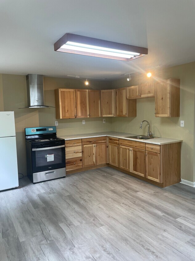 Foto principal - 207 Gorham Ave