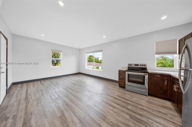 Foto del edificio - 1020 SW 23rd Ave