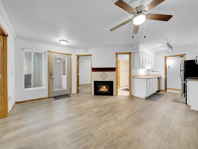 Building Photo - $1,440.95 with $300.00 OFF the FIRST MONTH'S RENT - 2 Bedrooms, 1 Bathroom, Condo in Lakewood wit...