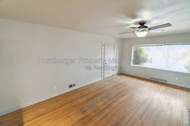 Building Photo - 11 E Rich Ave