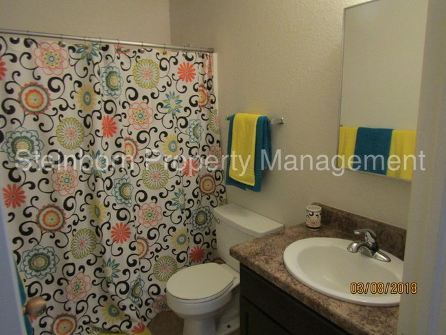 Building Photo - Now Leasing/ MOVE IN SPECIAL!!