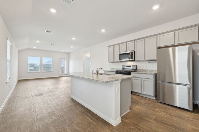 Building Photo - 528 Evergreen Sumac Lp