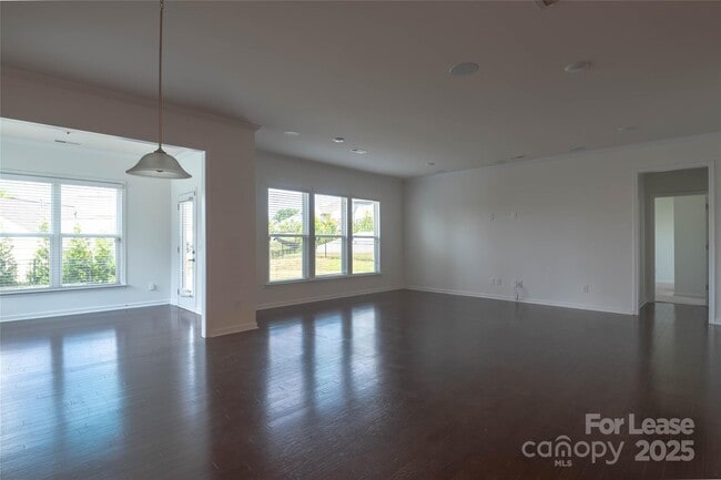 Building Photo - 15747 Reynolds Dr
