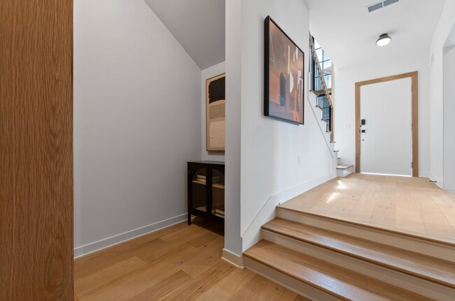 Foto del edificio - 537 E 19th St
