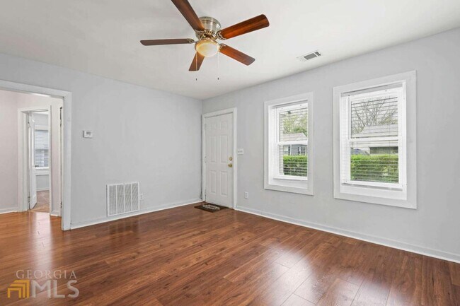 Foto del edificio - 292 Taft St SW