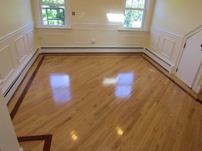 Building Photo - 6 Littleton Rd