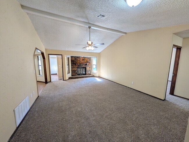 Foto del edificio - 1707 S 138th E Ave