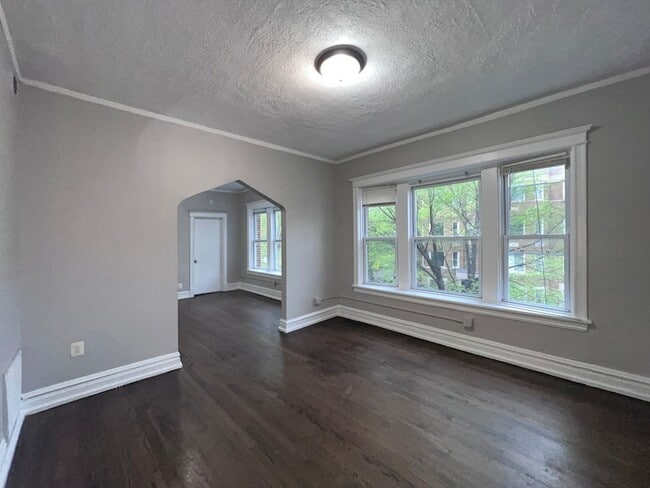 Foto del edificio - 2707 E 78th St