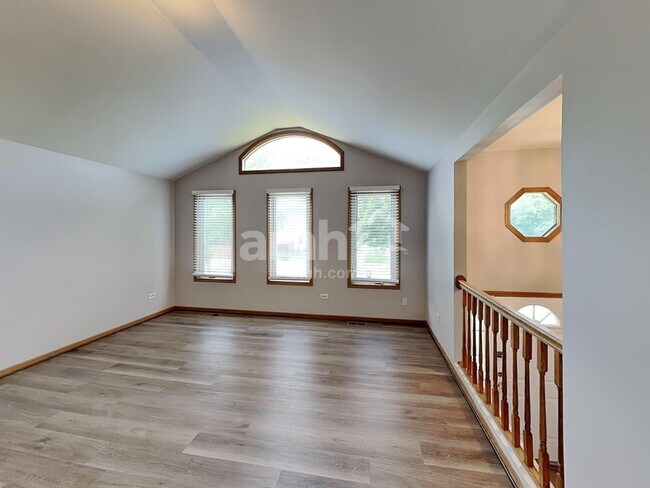 Building Photo - 7007 Lewis & Clark Dr