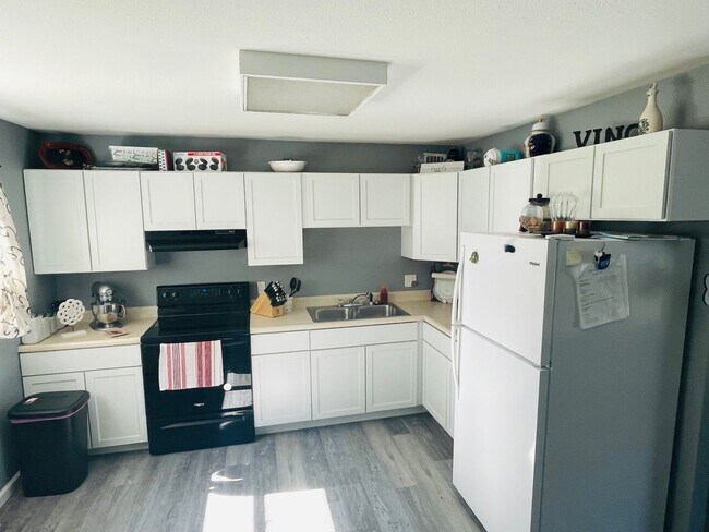 Foto del edificio - Move in ready!