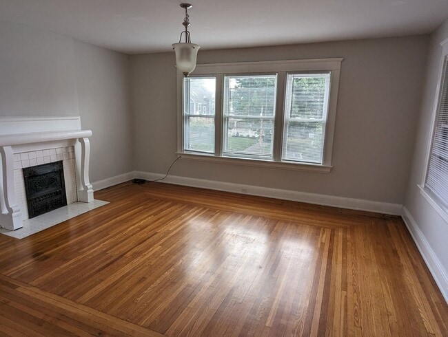 Building Photo - 2153 Slane Ave
