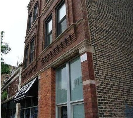 Building Photo - 1914 W Chicago Ave