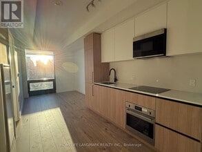 Building Photo - 35 Parliament St