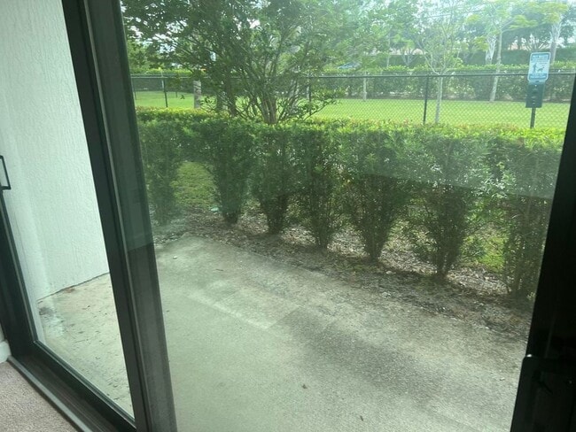 Foto del edificio - 9052 Gulf Run Way