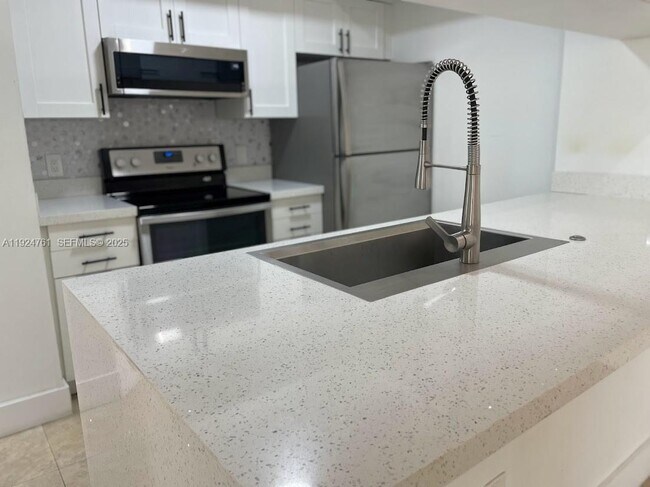 Foto del edificio - 410 S Park Rd