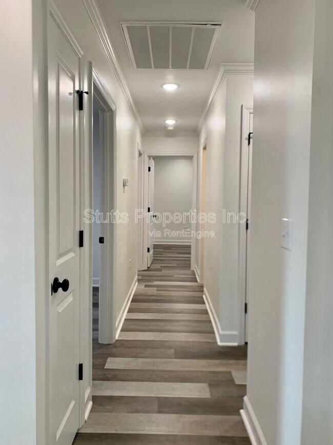 Foto del edificio - 711 Hill Ave