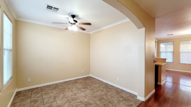 Building Photo - 4947 Droubay Dr