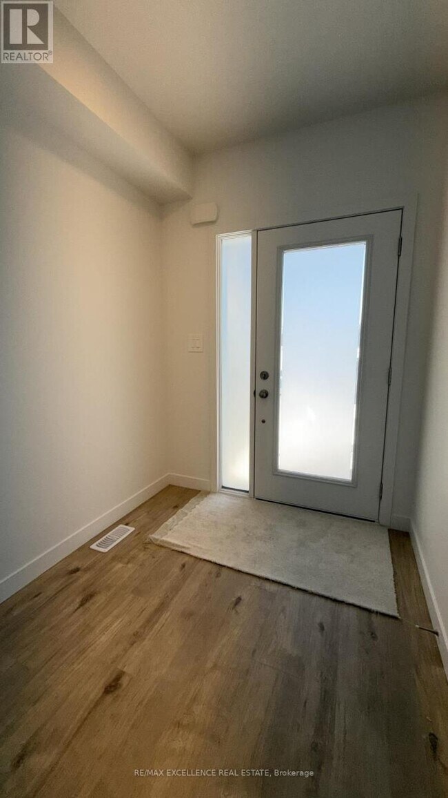 Building Photo - 8 Red Oak Cmn