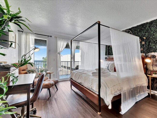 Foto del edificio - 2506 N Rocky Point Dr