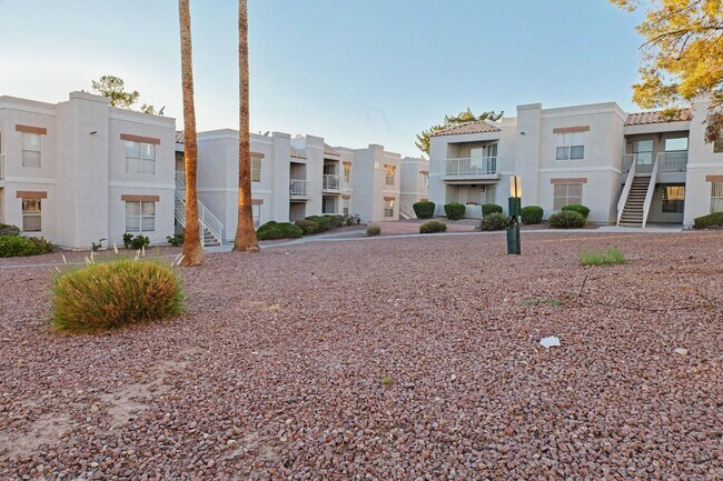 Building Photo - SPACIOUS 2BED/2BATH CONDO * SECOND FLOOR UNIT*