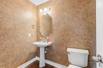 Building Photo - 5630 Ashford Ridge Ln