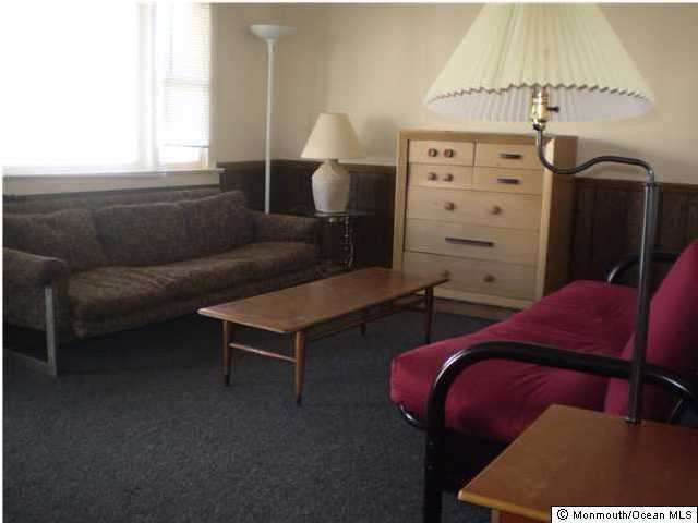 Building Photo - 109 13th Ave