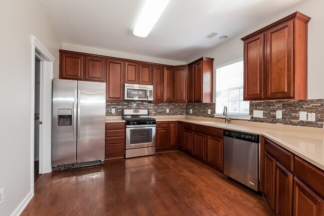 Foto del edificio - 5408 Nightshade Oaks Dr