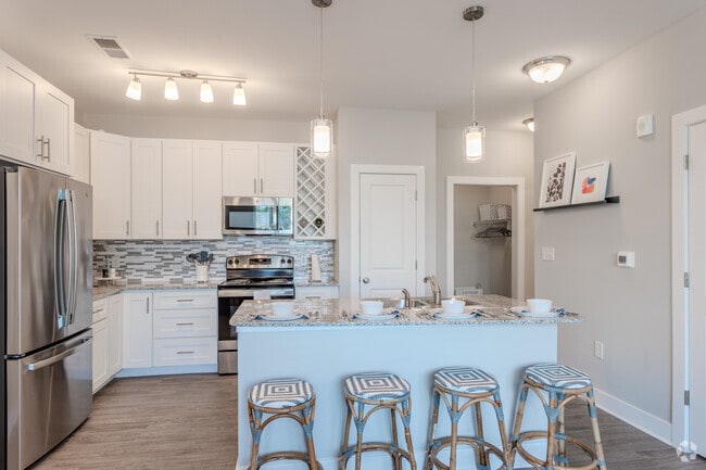 Rosewood - Studio / 745 sq. ft - Addison Ridge Apartments