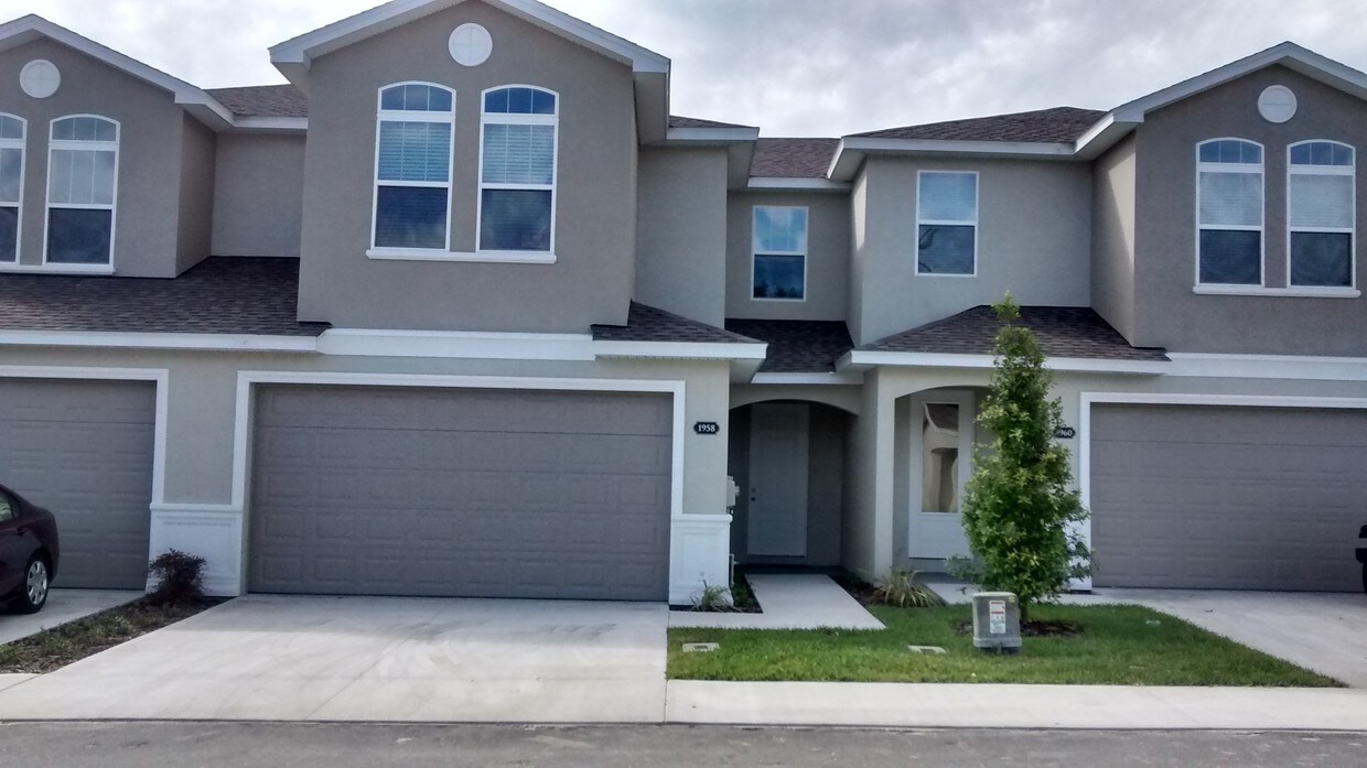 1958 Marlington Way, Clearwater, FL 33763 Townhome Rentals in