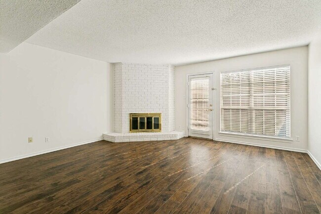 Foto del edificio - Beautifully Updated 2-Bedroom Condo in Gated Indian Creek Community!