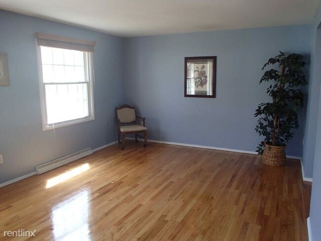 Building Photo - 4 br, 2.5 bath House - 110 Mercia Dr