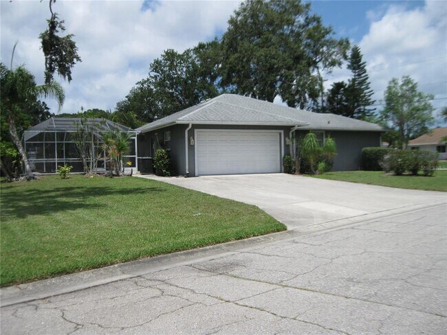 Building Photo - 4540 3rd Ave Dr E