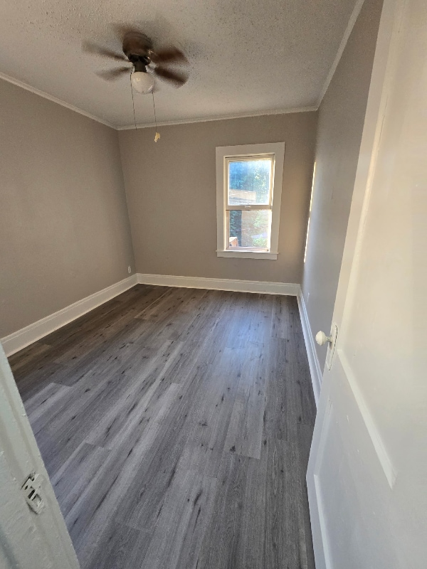 Building Photo - 1020 3rd St S