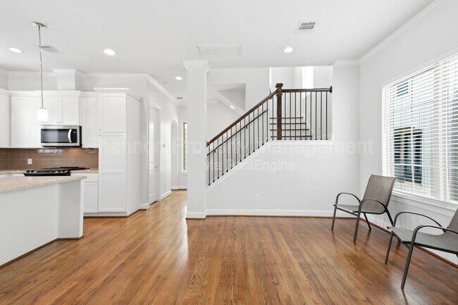 Building Photo - 8239 Cambridge St