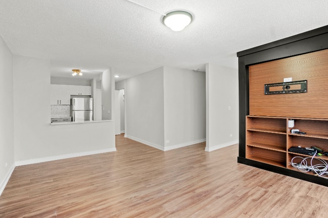 Photo - 1209 S Michigan Ave Apartment