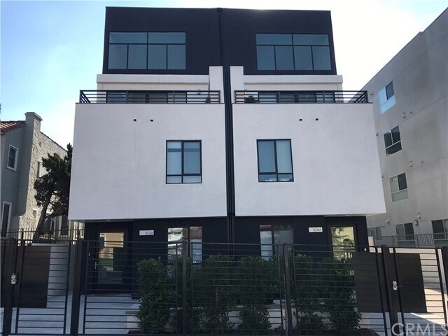 Foto del edificio - 5016 Rosewood Ave
