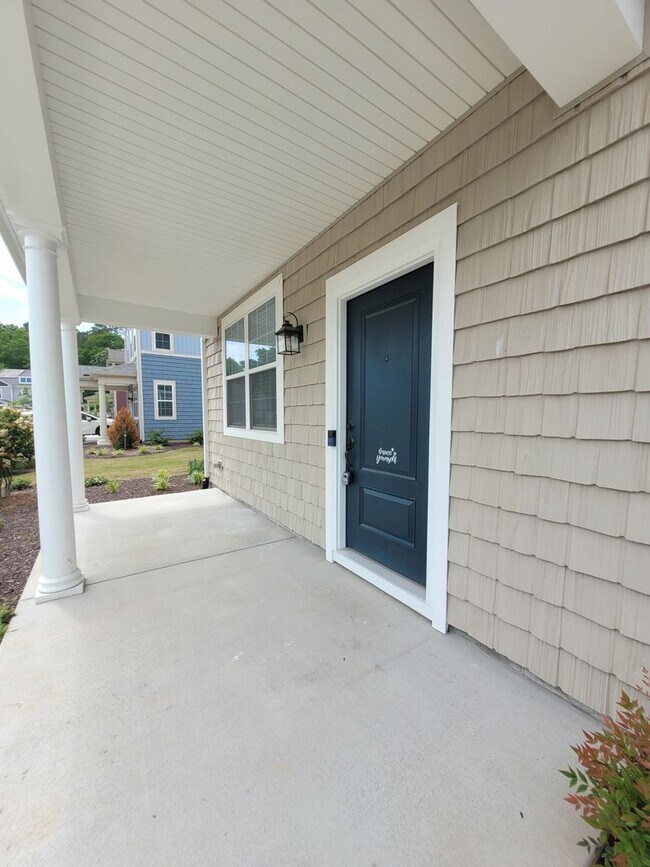 Building Photo - HICKORY MANOR - WESTFIELD