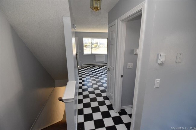 Foto del edificio - 581 Highland Ave