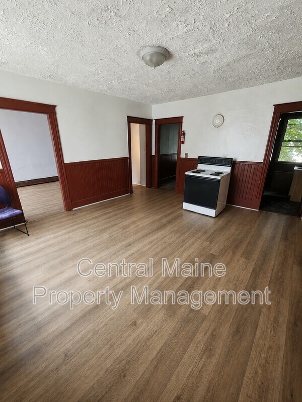Building Photo - 131 Horton St