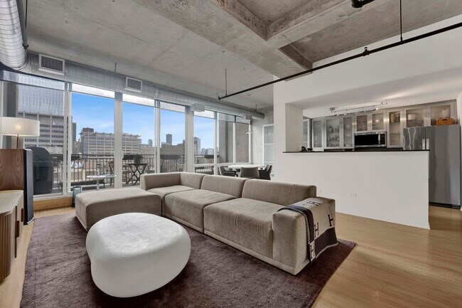 Foto del edificio - 700 W Van Buren St