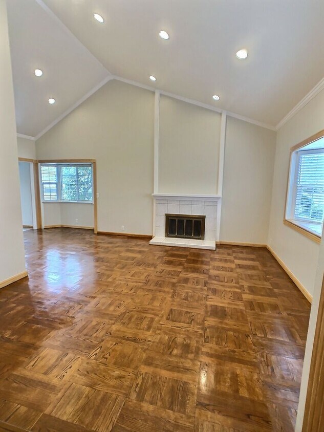Foto principal - Spacious 4 Bedroom House in the Campbell