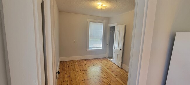 Building Photo - 85 1st St