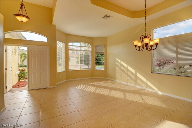 Foto del edificio - 15575 Alton Dr