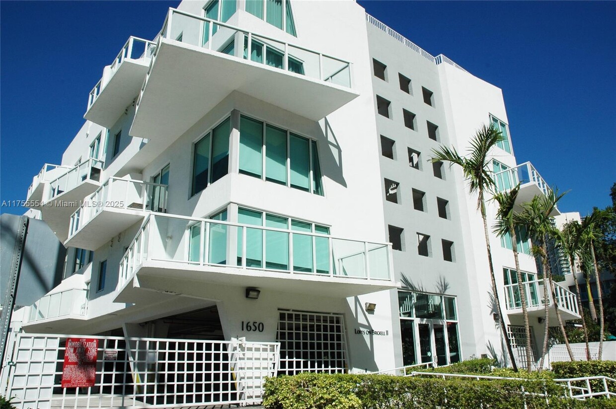Primary Photo - 1650 Brickell Ave