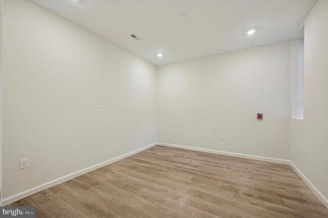 Foto del edificio - 105 N 63rd St