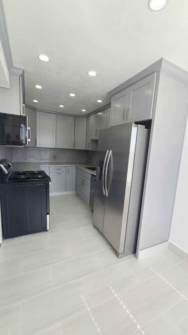 Building Photo - Full of light well located updated apt in Glen Park. Gustavo Lopez AMSI