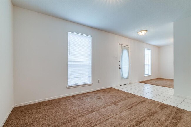 Building Photo - 13834 Trumpetvine St