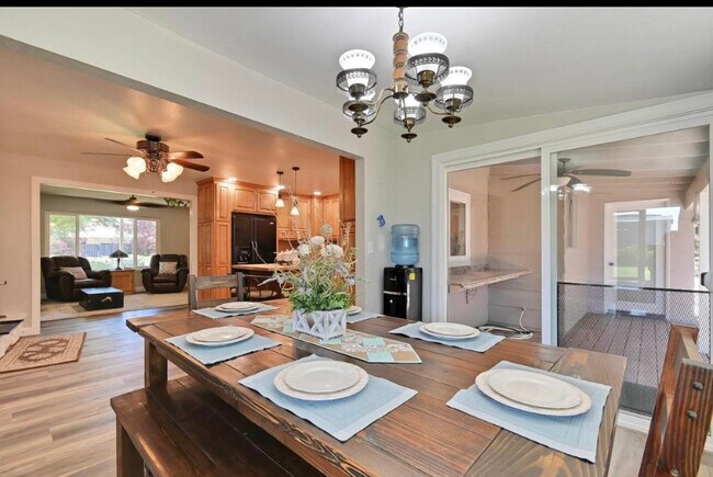 Foto del edificio - 2116 Elmer Ave