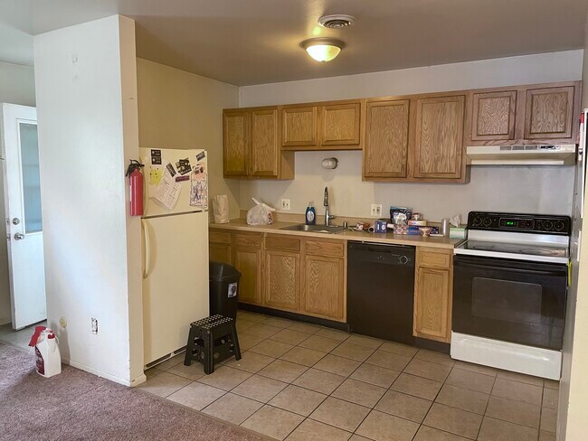Building Photo - 1638 Parkwood Ave